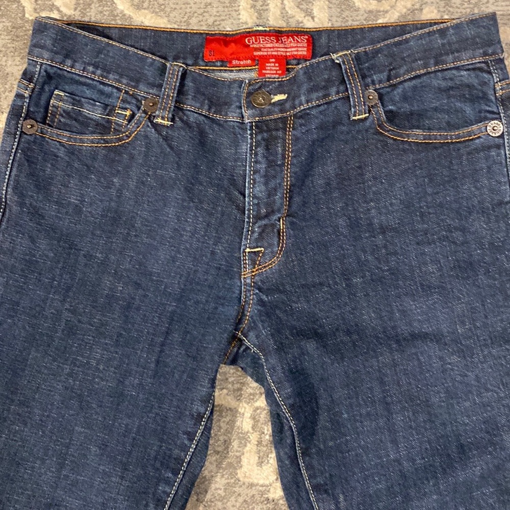 Guess women’s size 30 stretch jeans